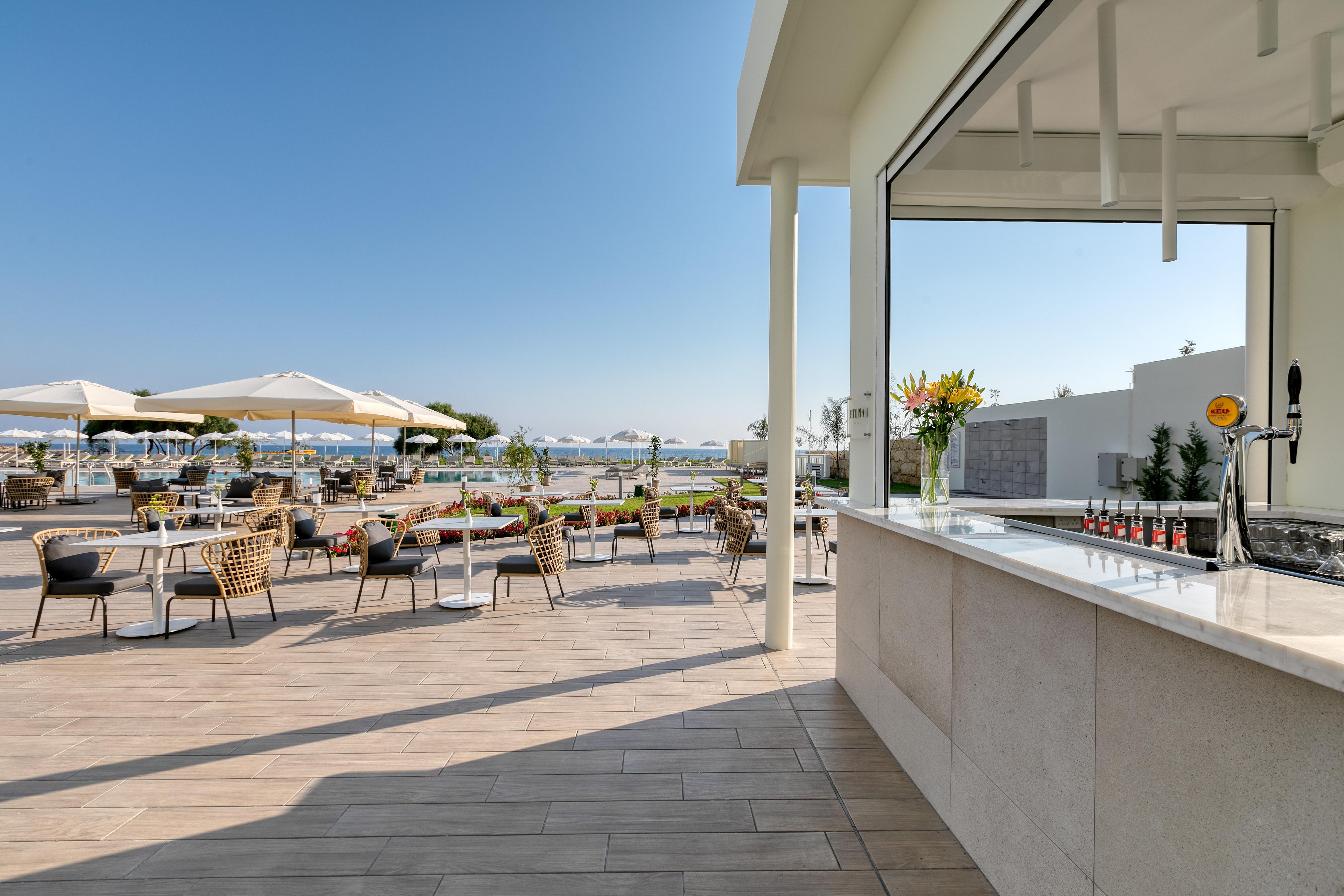 Ivi Mare - Designed For Adults By Louis Hotels Geroskipou Bagian luar foto The rooftop bar