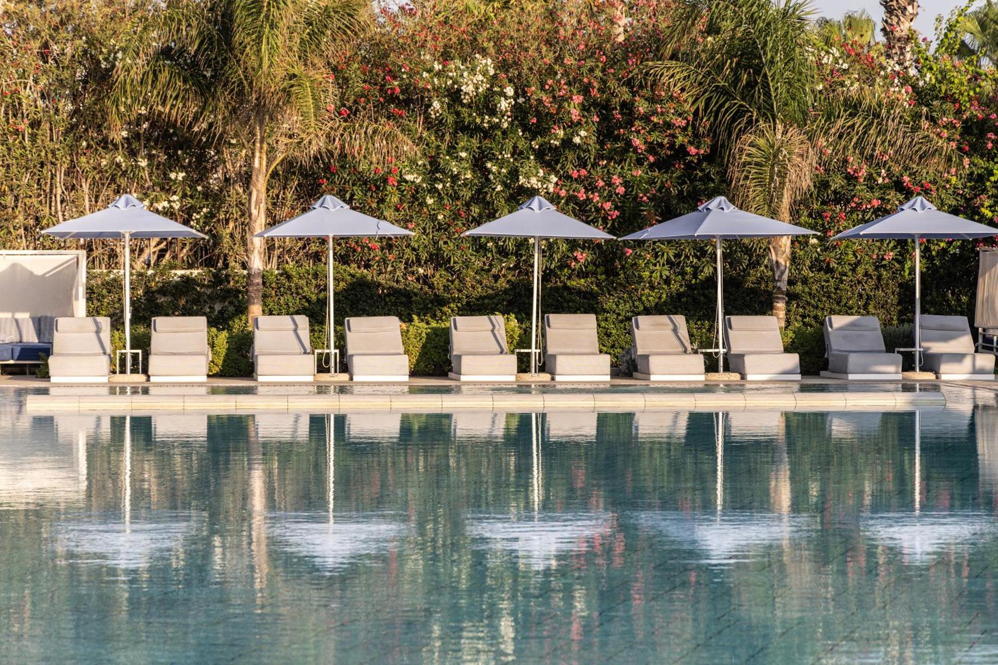 Ivi Mare - Designed For Adults By Louis Hotels Geroskipou Bagian luar foto The pool at the Hotel