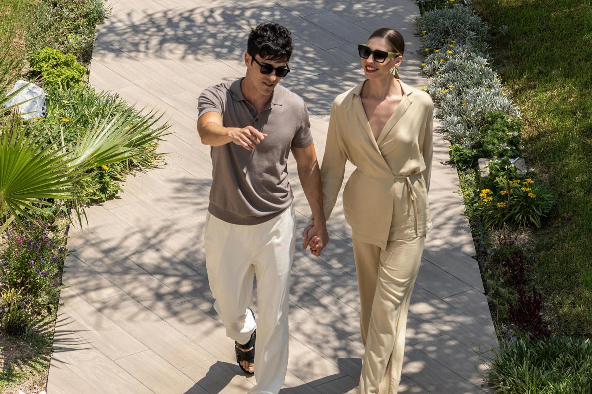 Ivi Mare - Designed For Adults By Louis Hotels Geroskipou Bagian luar foto The resort's main promenade