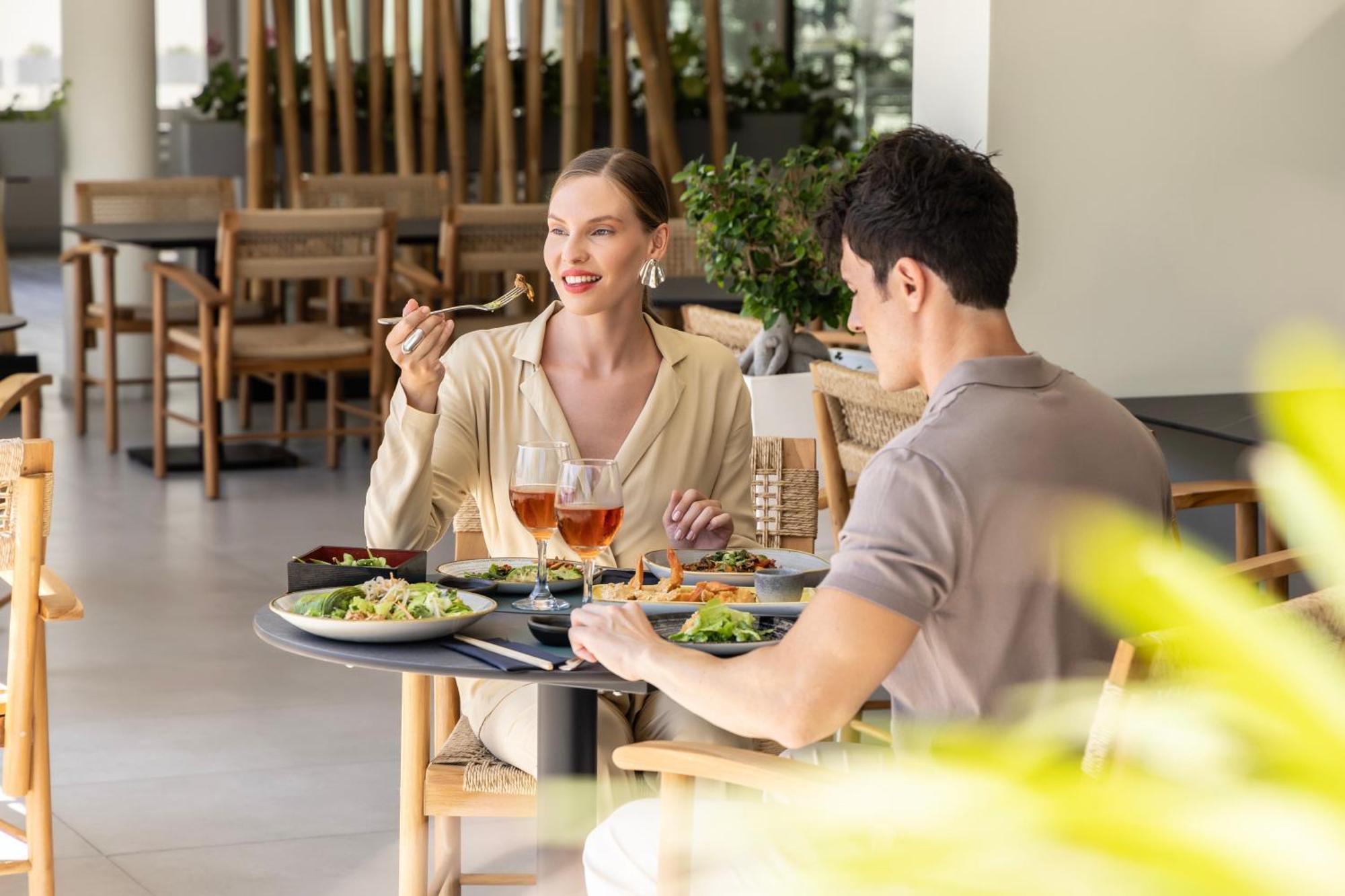 Ivi Mare - Designed For Adults By Louis Hotels Geroskipou Bagian luar foto Restaurant