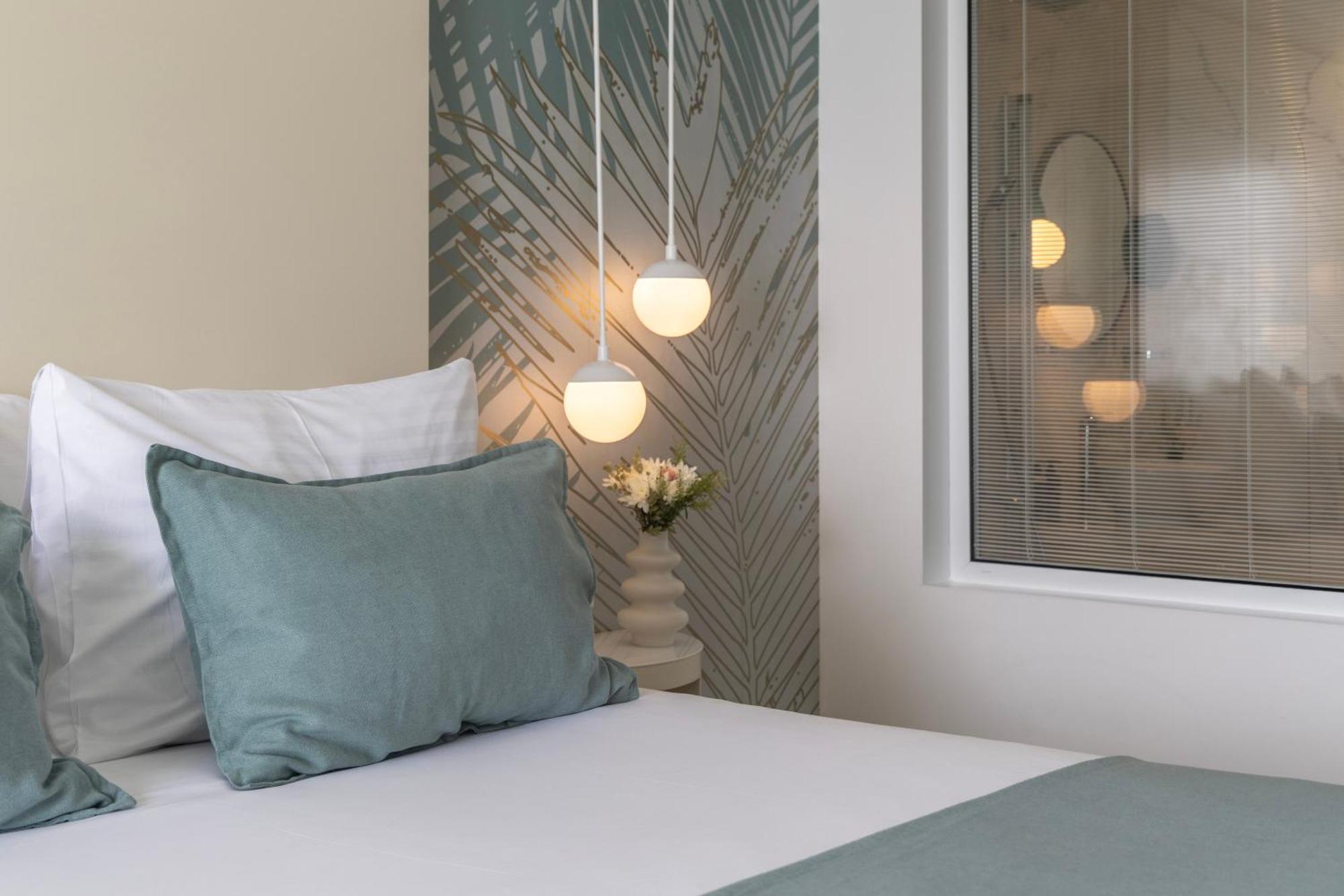 Ivi Mare - Designed For Adults By Louis Hotels Geroskipou Bagian luar foto A room at the hotel
